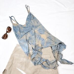poetry | size m | periwinkle & tan tie-dye tank top